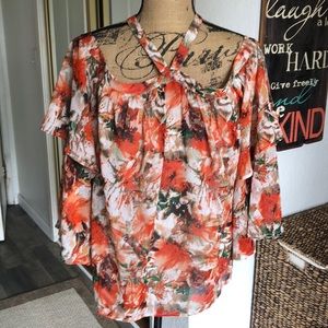 Beautiful floral top by Entro. M